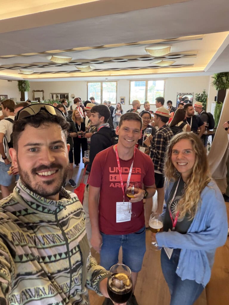 Michaela, Tobias und Martin bei der React Alicante